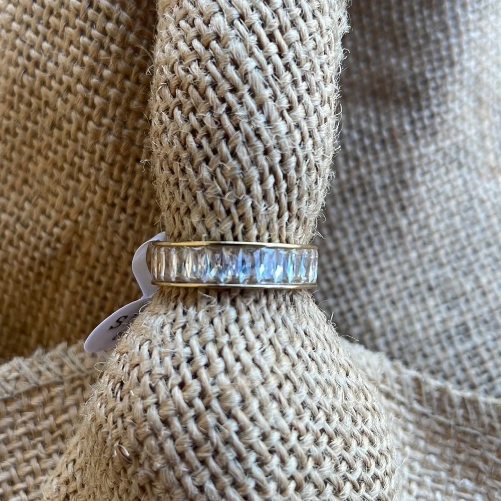 N/A cubic zirconia